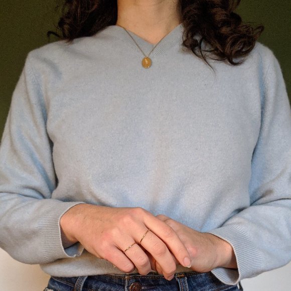 100% Cashmere Blue V Sweater - Picture 1 of 5